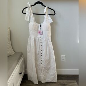 NEW WITH TAGS WOMENS CHICWISH DRESS SIZE MEDIUM